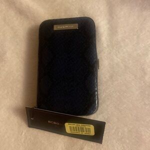 BCBG Clasp Case/Phone Case NWT